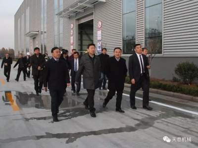 山東省住建廳黨組成員、副廳長張曉海蒞臨天意機(jī)械調(diào)研指導(dǎo)