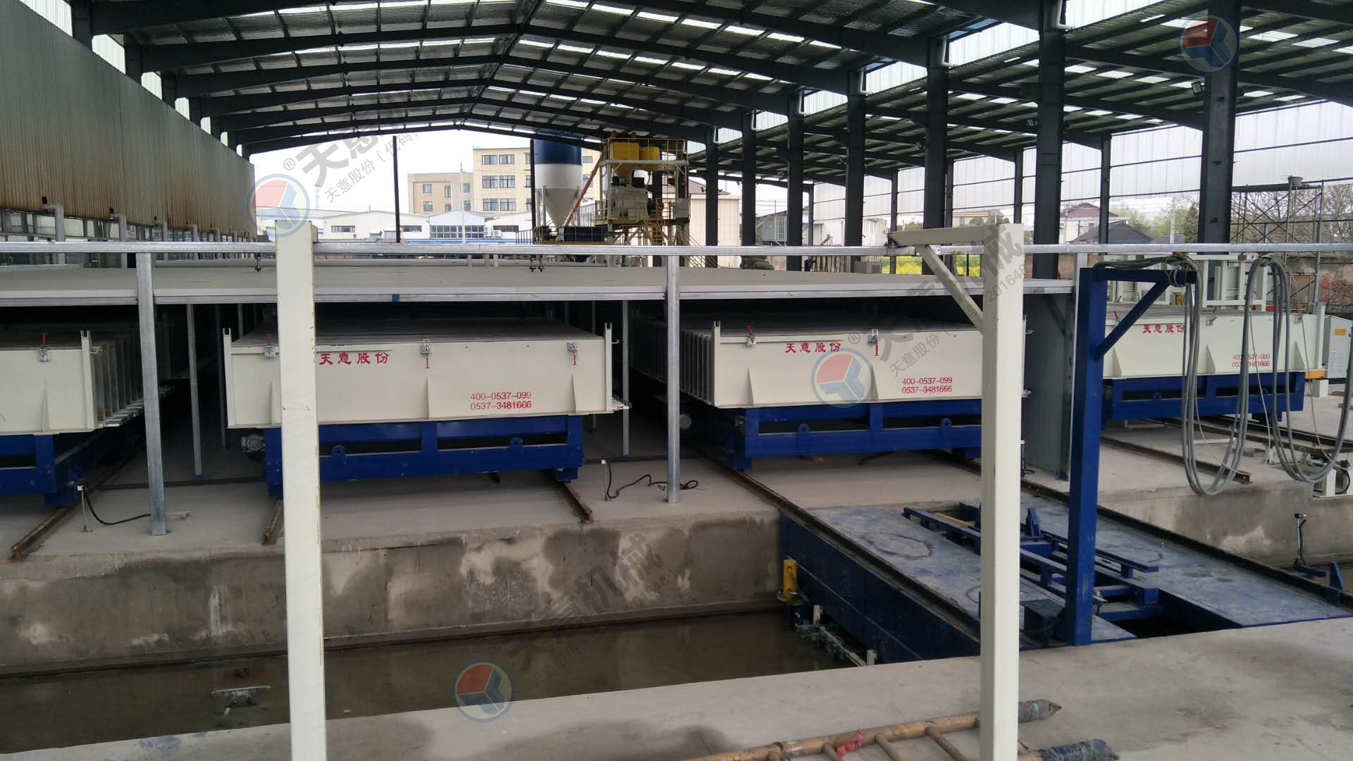 相對(duì)于傳統(tǒng)墻板機(jī)設(shè)備，新型墻板機(jī)有點(diǎn)更多